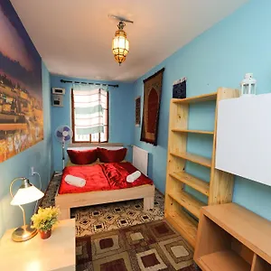  Hostel Backpacker
