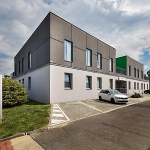  Hostel & Letov